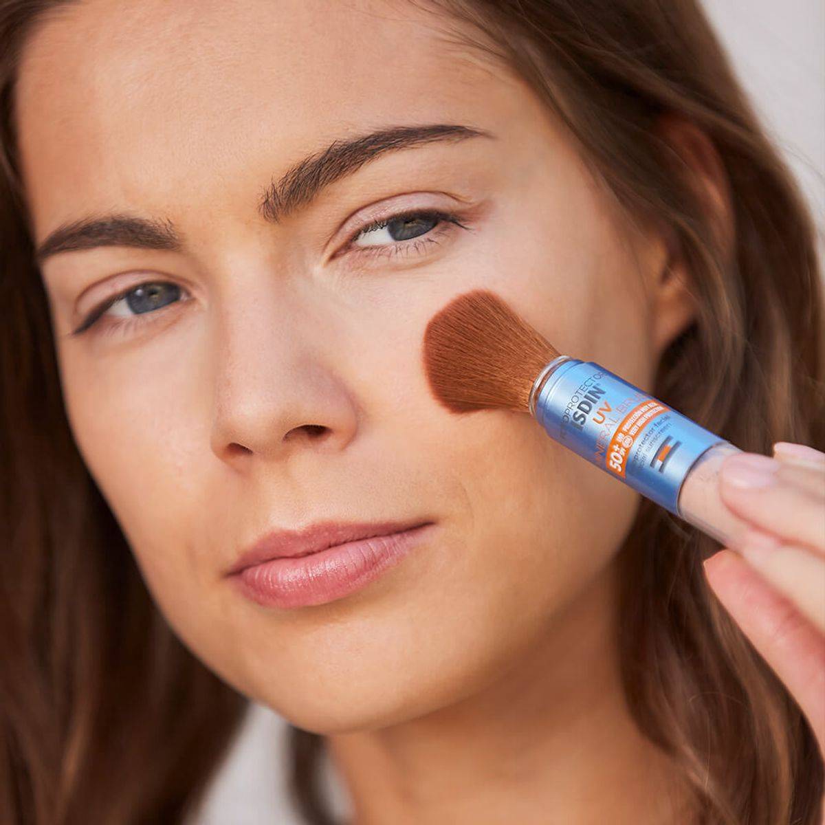 Isdin Fotoprotector UV Mineral SPF50+ Brush 2g - Image 2