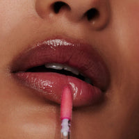 MCoBeauty Golden Glow Lip Oil Berry Bliss