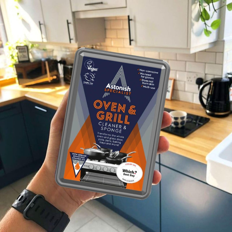 Astonish Specialist Oven & Grill Cleaner & Sponge 250g