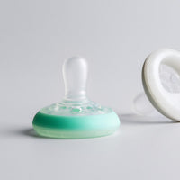 Tommee Tippee Breast Like Orthodontic Soother Glow at Night 6-18 Months 2 Pieces